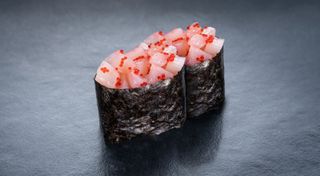Суші спайс з гребінцем і тобіко