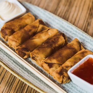 Spring Rolls de Pollo y Verduras (6 Uds.) 