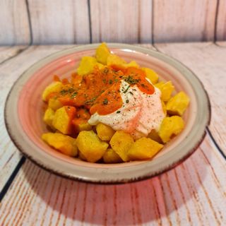 Patatas Bravas “La Granaína” (1/2 Ración)