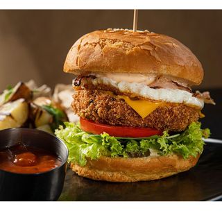 Chickenburger з беконом та яйцем