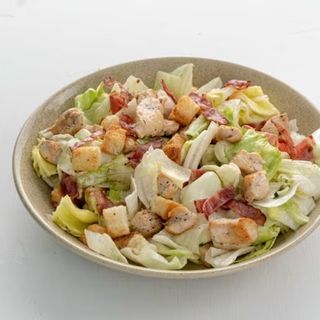 Salată Caesar