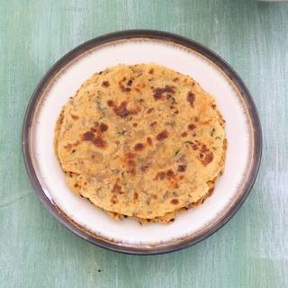 167 Onion prantha (preparado en horno de barro Hindú -tandoor)