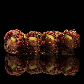 321. Black maguro roll 8 pezzi