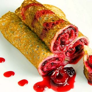 Млинці з ягодами (2шт)