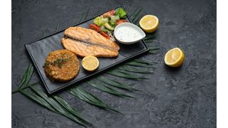 Филе Семги Гриль Со Спаржей И Стручковой Фасолью (520г)