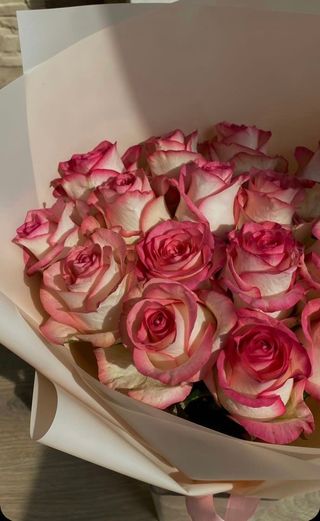 Bukiet z 11 różowych róż