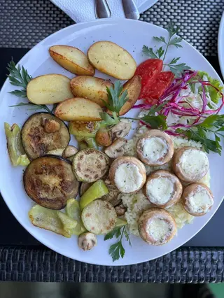 Punjeni šampinjoni sa žara