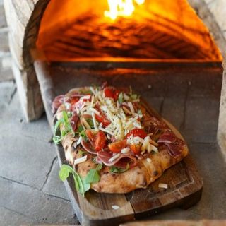 Pizza Focaccia De La Casa  (32cm)