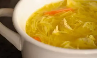 Sopa De Pollo Con Fideos