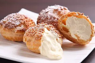 Bigne con crema Chantilly