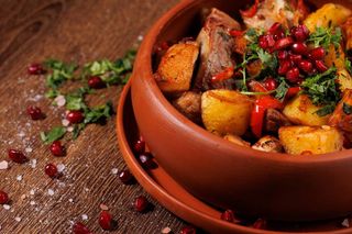 ოჯახური ღორის ხორცით