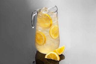 Лимонада цвят от Бъз и Джинджифил