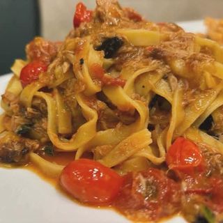Pasta con tonno e pomodorino