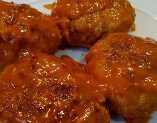 Filetes Rusos Caseros con Salsa de Tomate (10 unidades) con Patatas Fritas 