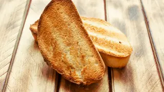 Припечена филийка хляб (30гр)