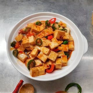 71 Ljuti tofu  680 gr