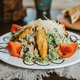 კლასიკური ცეზარი პარმეზანით