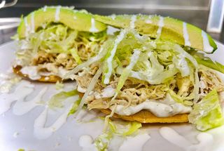 Tostadas Amb Pollastre
