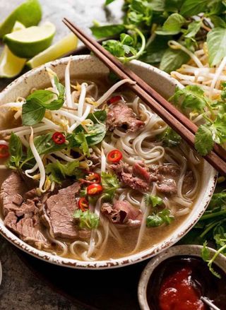 Pho Bò Tái Chín