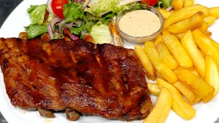 Pół żebro w sosie musztarodowo-miodowym