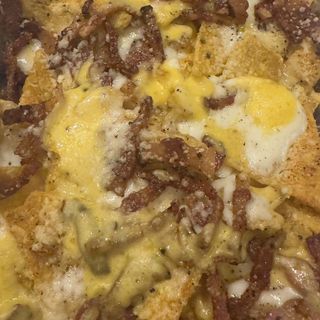 SUPER NACHOS CARBONARA