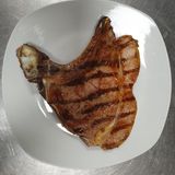 Chuletón De Ternera Lechal Con Patatas