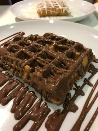 Gofre con chocolate blanco
