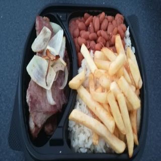 Frijoles Caldoso, Arroz, Farofa + Carne + Bebida