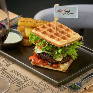 Waffles burger