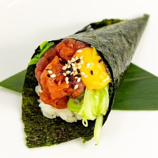 58 Temaki spicy tuna