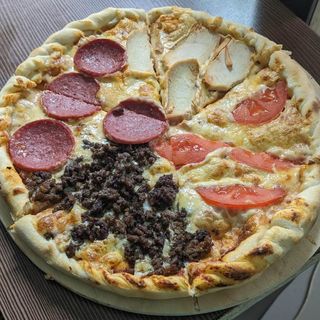 Пицца "4 сезона"  (450 гр.)