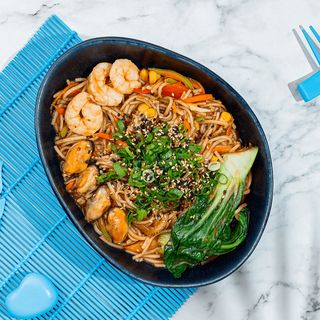 Soba cu fructe de mare in sos Chinezesc