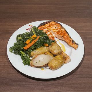 Menu Salmão Grelhado na Brasa