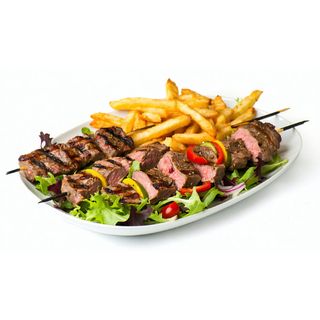 Lomo De Cerdo Pincho Moruno, Ensalada Y Patatas