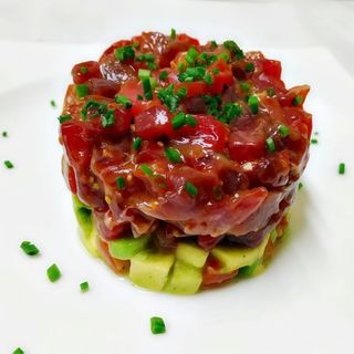 62. Tartar De Atún Con Aguacate