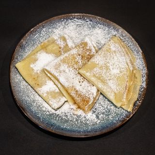 NALEŚNIKI Z CUKREM PUDREM