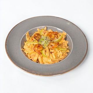 Tagliatelle cu creveti si dovlecel