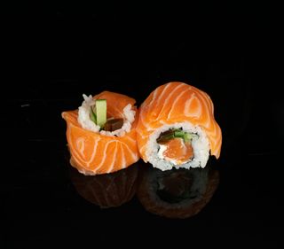 California roll łosoś z łososiem 8szt