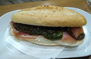 Bocadillo Serranito
