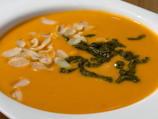 Томатно-арахісовий крем суп