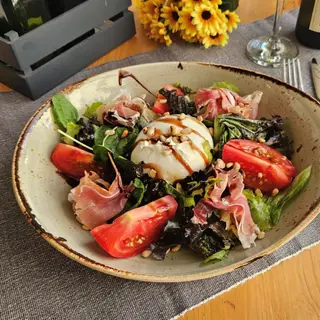 Салата с Бурата (480г)