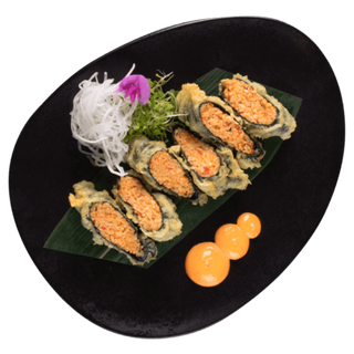 Pierożki nori w tempurzi z tatarem z sruimi 6 szt.