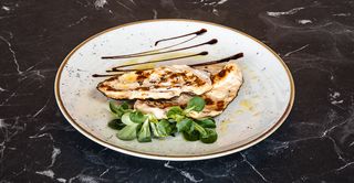 Petto di pollo alla griglia con contorno