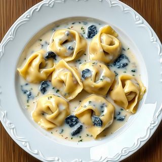 Tortellini panna e tartufo 