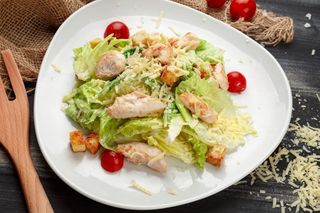 Цезарь с курицей (150г)