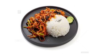 YuXiang piletina sa pirinčem (鱼香肉丝盖饭)