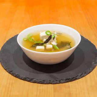 Sopa Miso, algas y Tofu