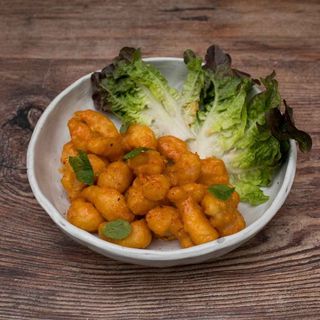 Tempura melosa y picante de langostinos