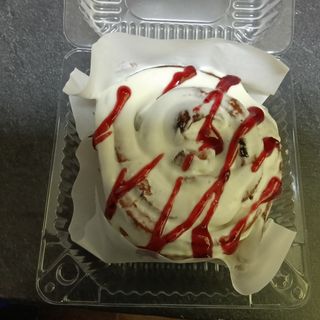 Сінабон з вишнями