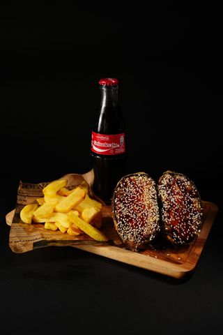 SUSHIBURGER PIECZONY ŁOSOŚ MENU